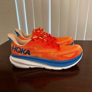 Hoka Clifton 9 size 10D (Orange/ Blue)